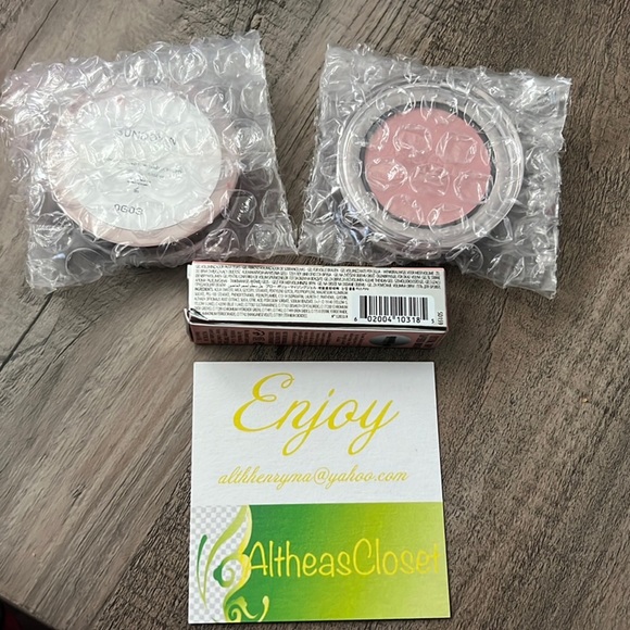 MAKEUP Bundle - Picture 4 of 7